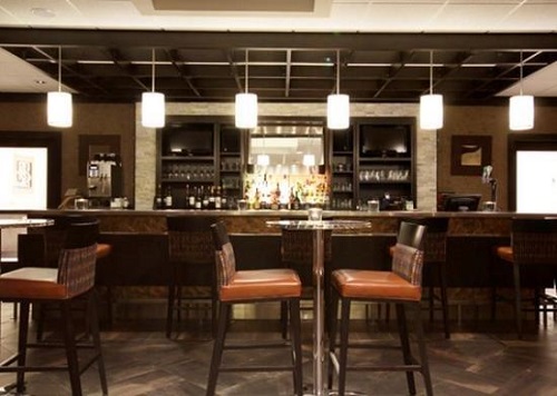 Comfort Suites Conference Centre bar